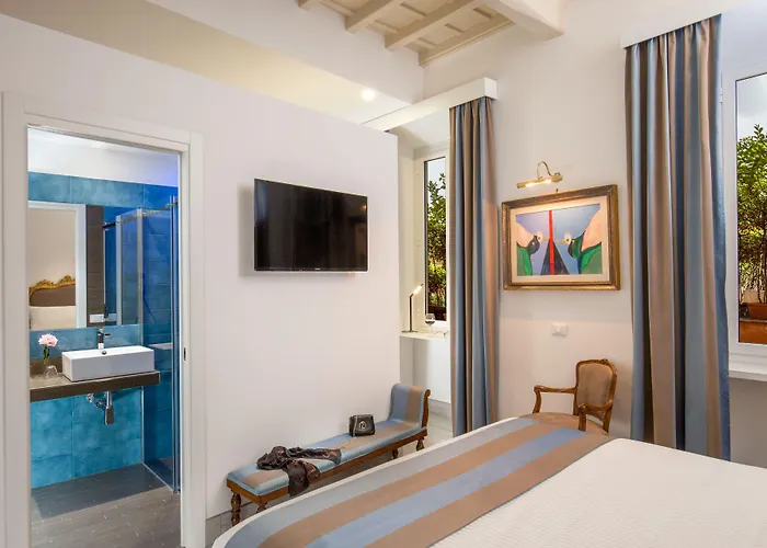 Gcf Luxury Suites, Hotel