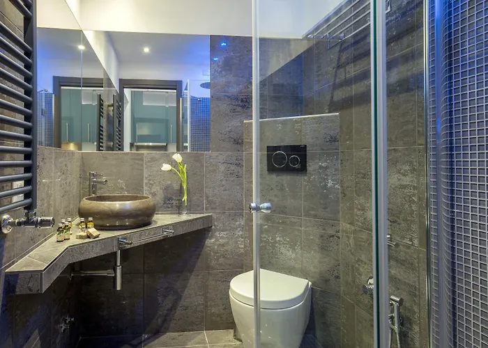 Gcf Luxury Suites,