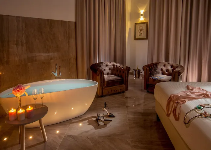 Gcf Luxury Suites, Hotel