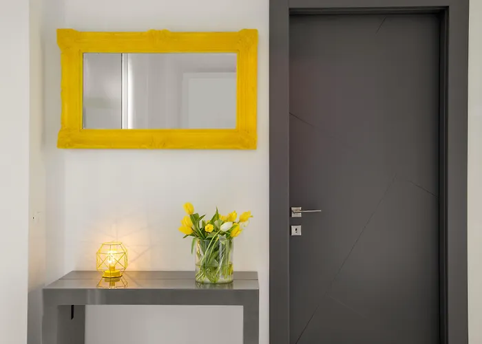 Hotel Gcf Luxury Suites,